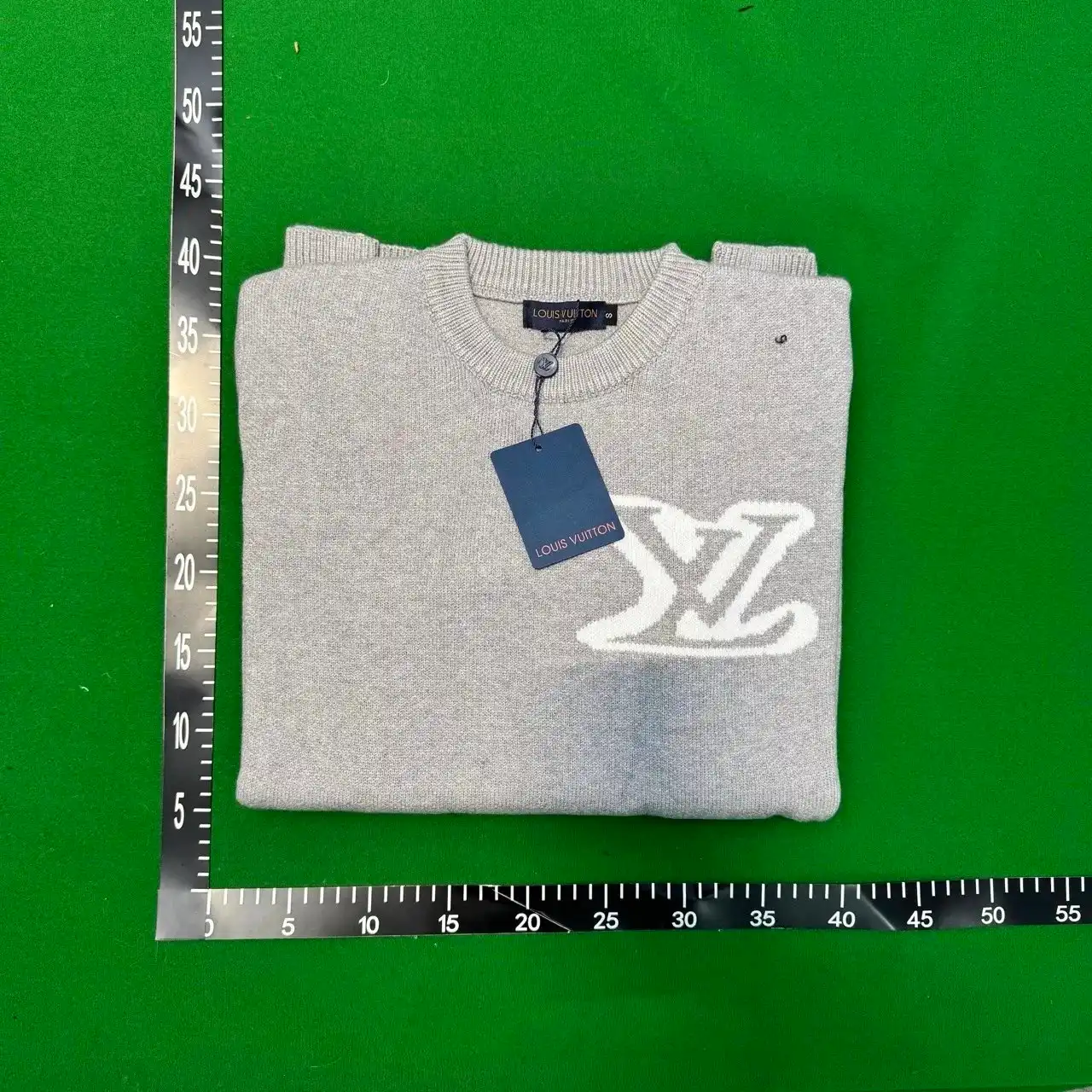 Louis Vuitton Monogram Intarsia Knit Sweater [10 styles] — foto 4 de 6