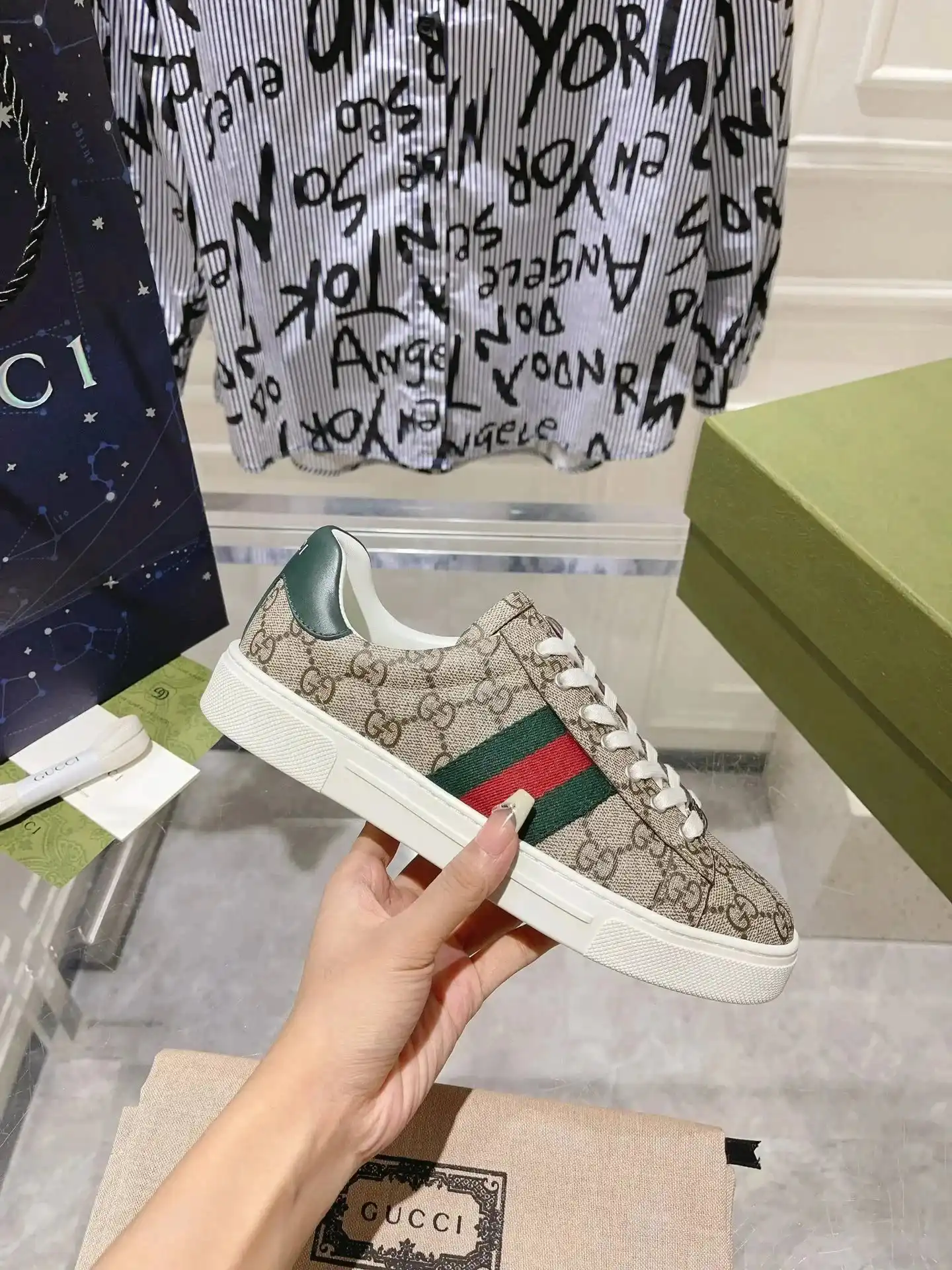 Gucci Rhyton Vintage 1 — foto 4 de 6