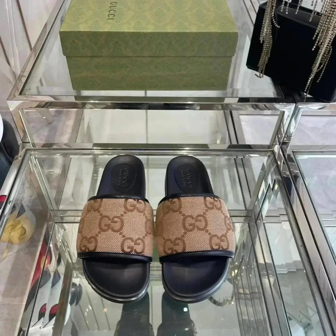Gucci Slides — foto 5 de 6