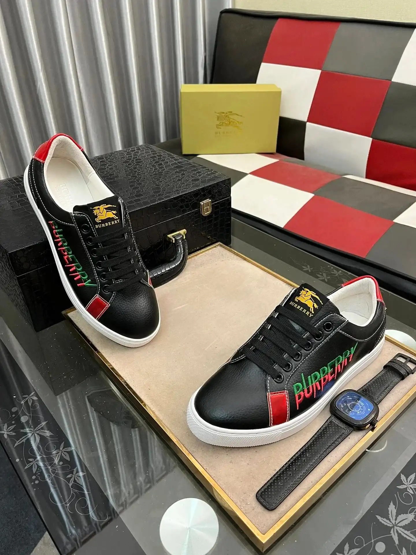 Burberry Shoes — foto 6 de 6
