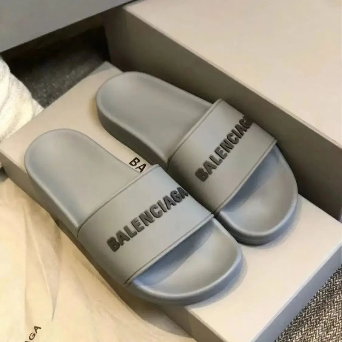 Balenciaga Logo Slide Sandals [15 styles] — foto 4 de 6