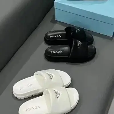 Prada Chunky Sandals — foto 2 de 6