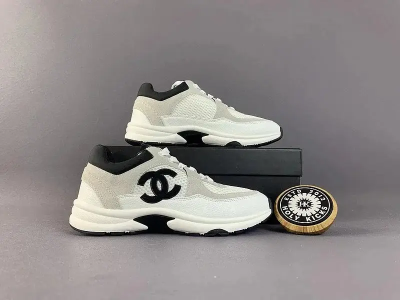 CHANEL Sneakers — foto 3 de 6