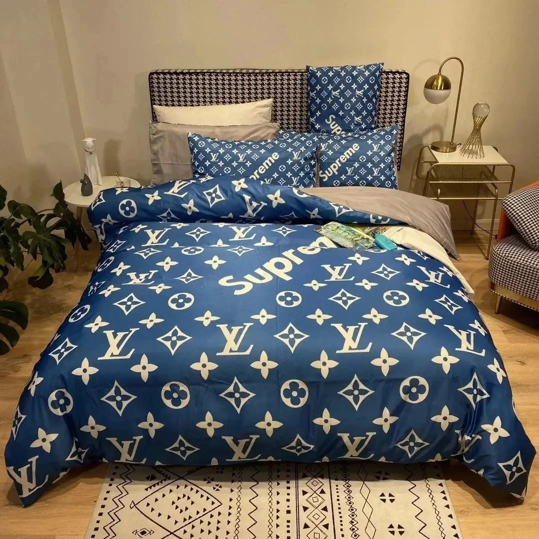 LV & Gucci & chanel & Burberry bedding (40 styles) — foto 3 de 6