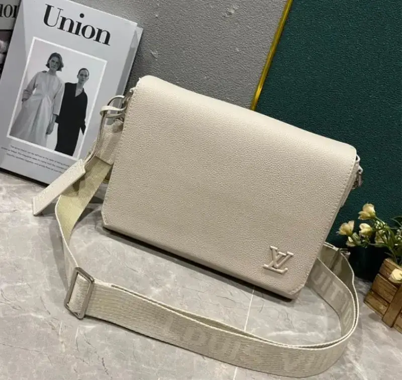 Louis Vuitton Shoulder Bag — foto 4 de 6