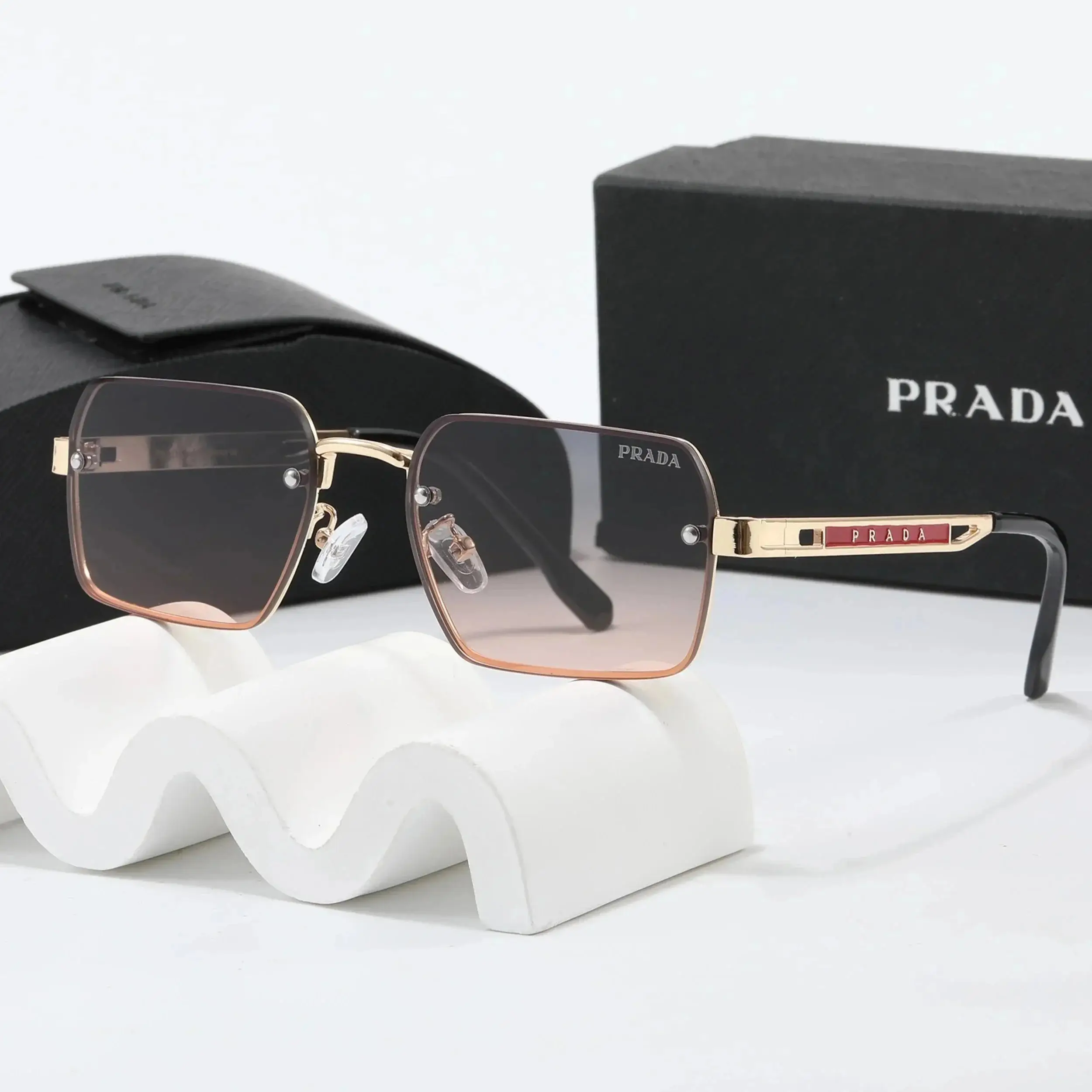 Prada 58047 Sunglasses [39 styles] — foto 4 de 6