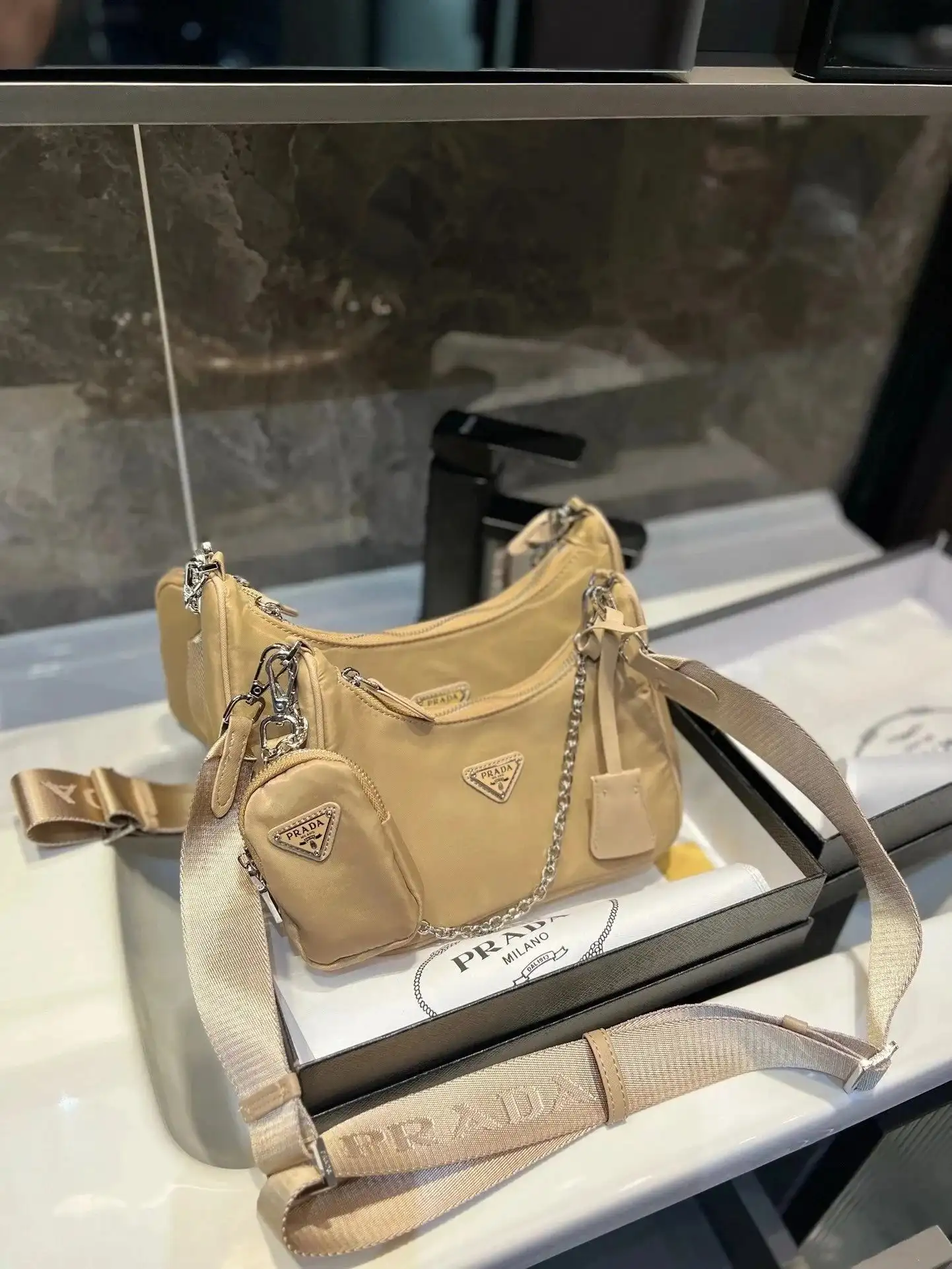 Prada Shoulder Bag — foto 4 de 6