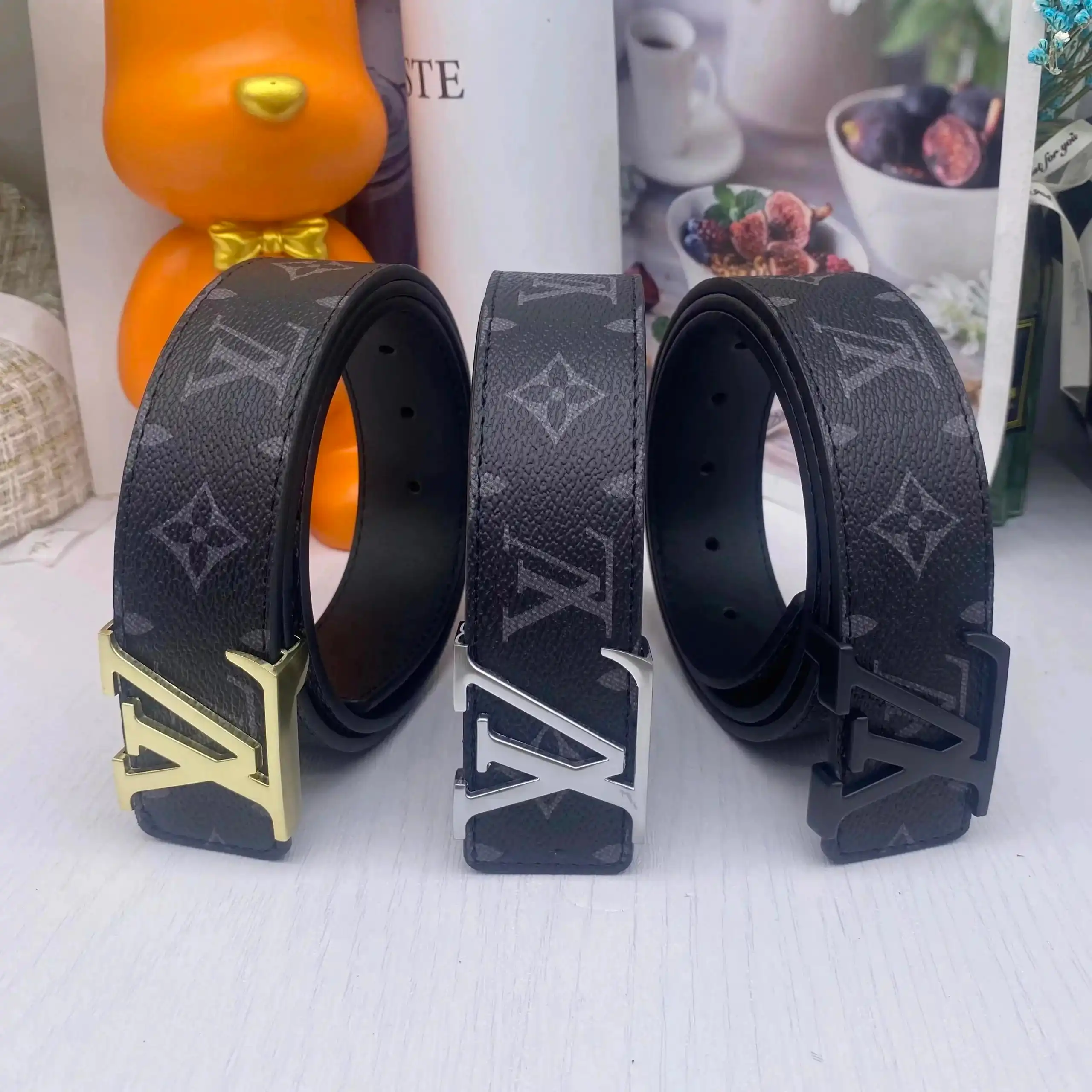 LOUIS VUITTON belt — foto 3 de 6
