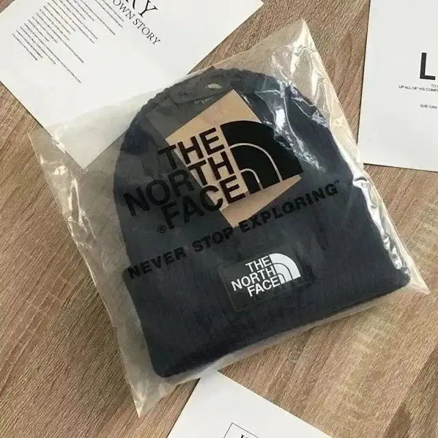 The North Face Denali Beanie [9 Colors Available] — foto 2 de 6