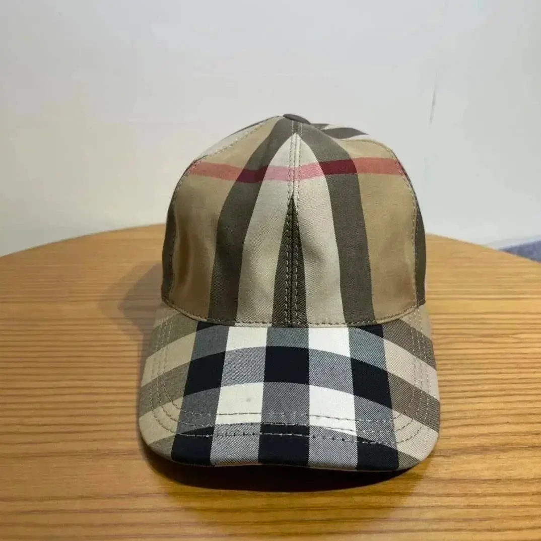 Burberry Hat Cap Gucci Cap — foto 5 de 6