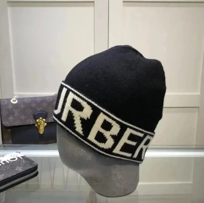 Burberry Logo Knit Beanie Hat [5 styles] — foto 4 de 6