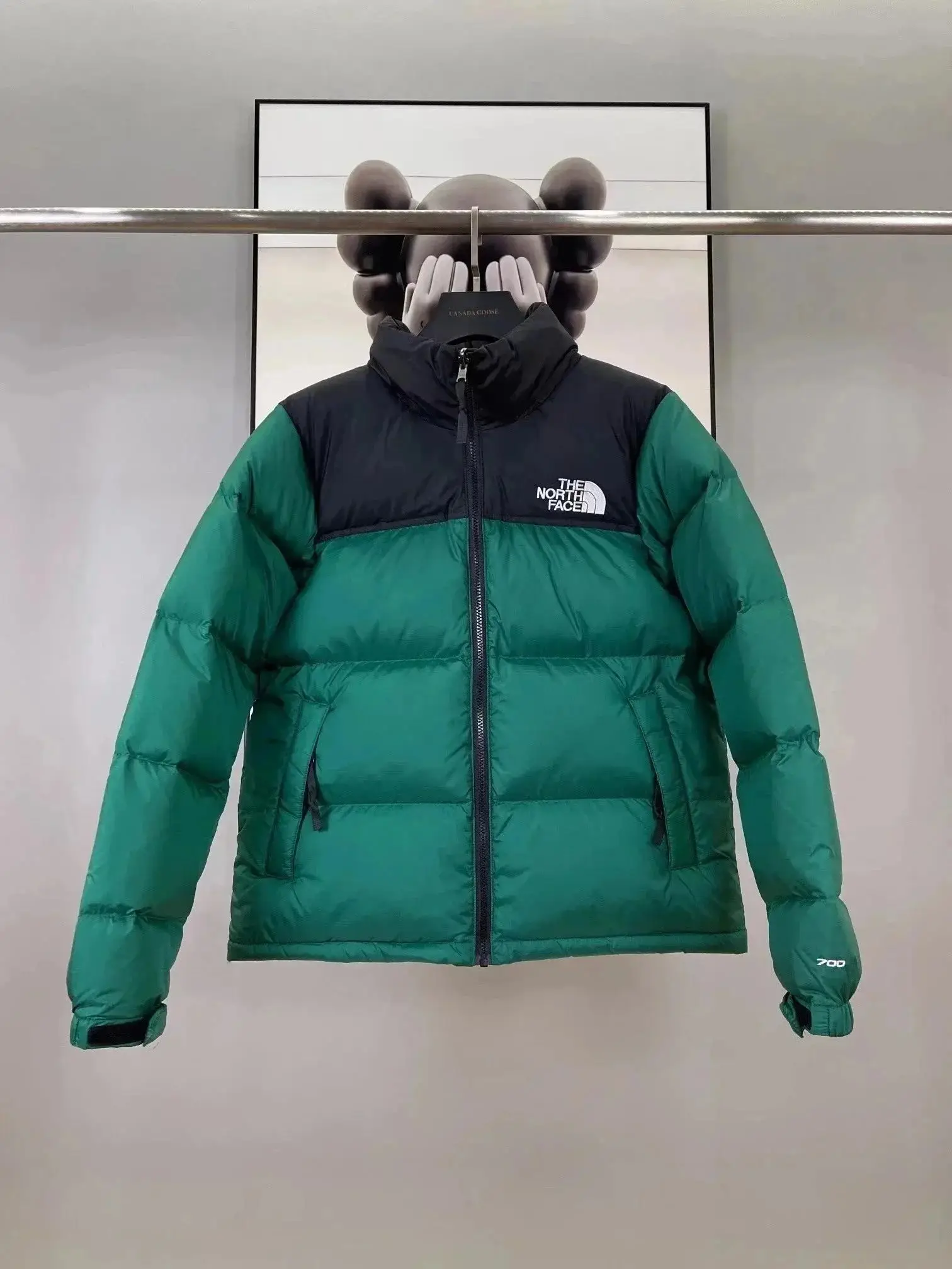The North Face Nuptse Down Jacket [30 styles] — foto 2 de 6
