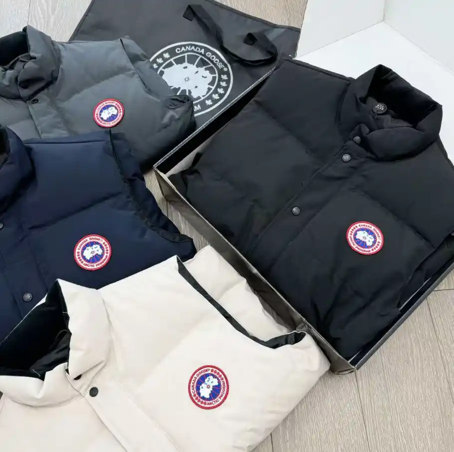 Canada Goose Mayfair Vest [4 styles] — foto 2 de 6