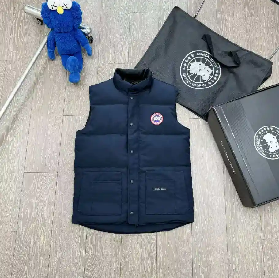 Canada Goose Mayfair Vest [4 styles] — foto 6 de 6