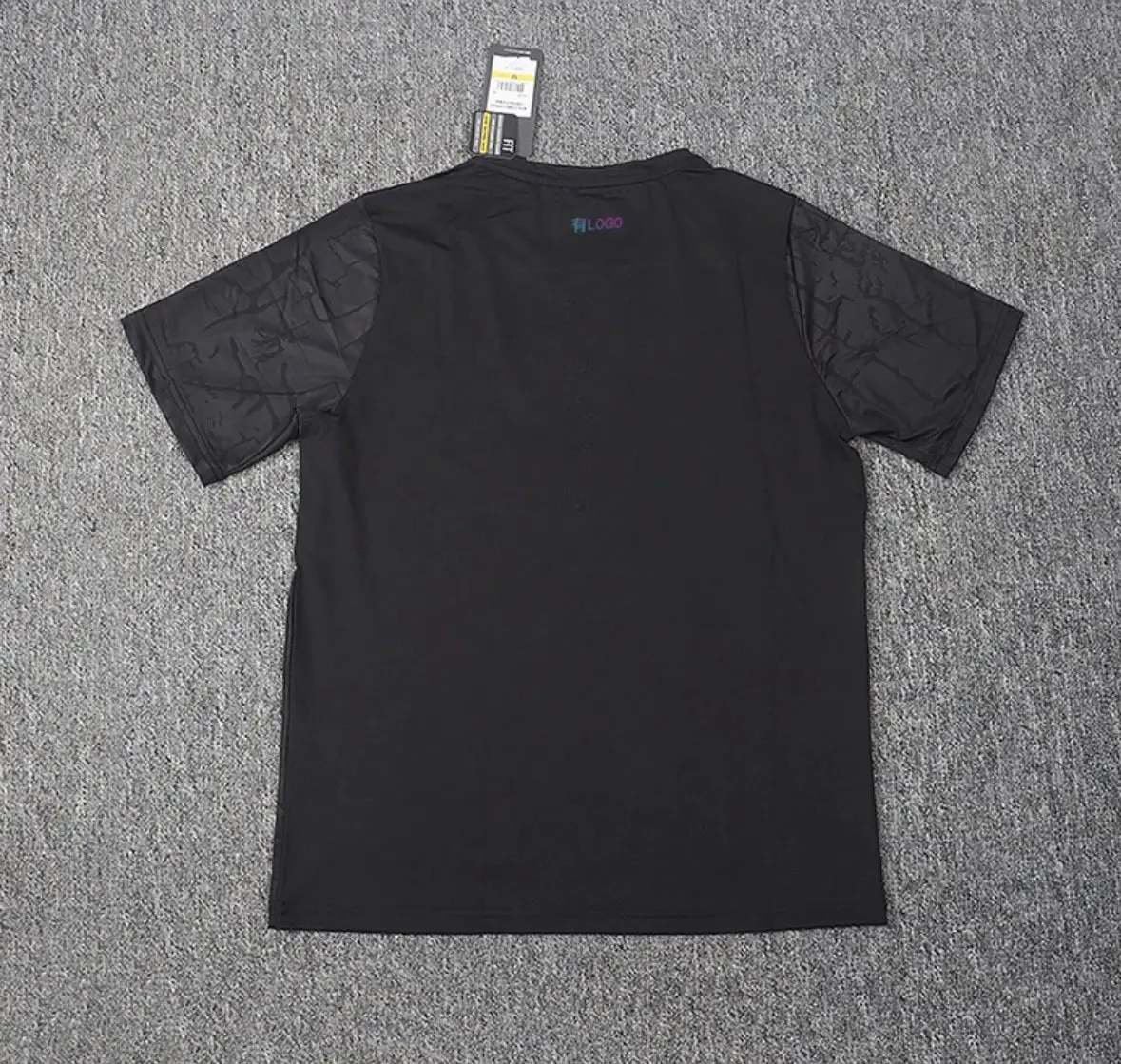 Under Armour T-Shirt [With LOGO Design] — foto 2 de 6