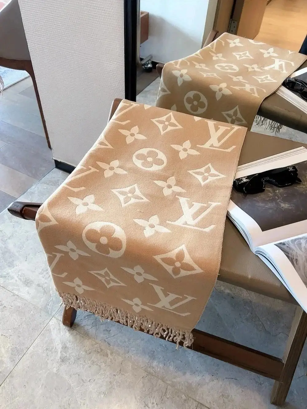 Burberry/LV/Fendi Scarf — foto 3 de 6