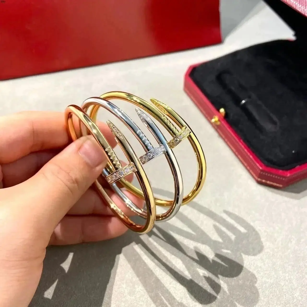 Cartier Juste un Clou Bracelet [6 styles] — foto 2 de 6