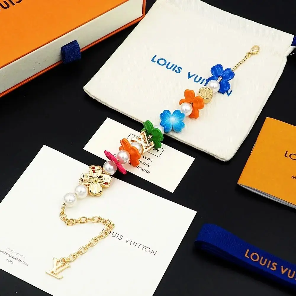 Louis Vuitton LV Floral and Glass Beaded Bracelet — foto 3 de 6