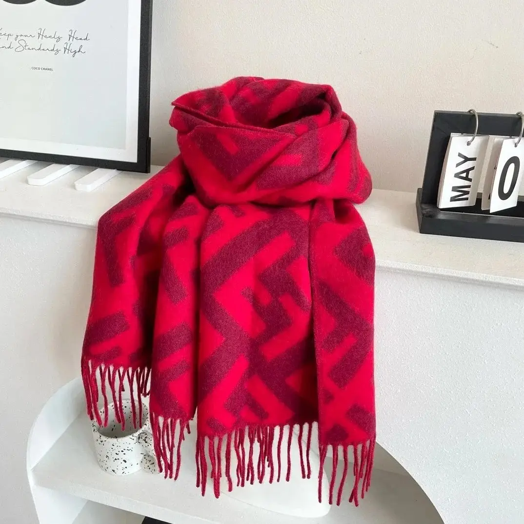 Chanel CC Logo Scarf [many brand] — foto 4 de 6
