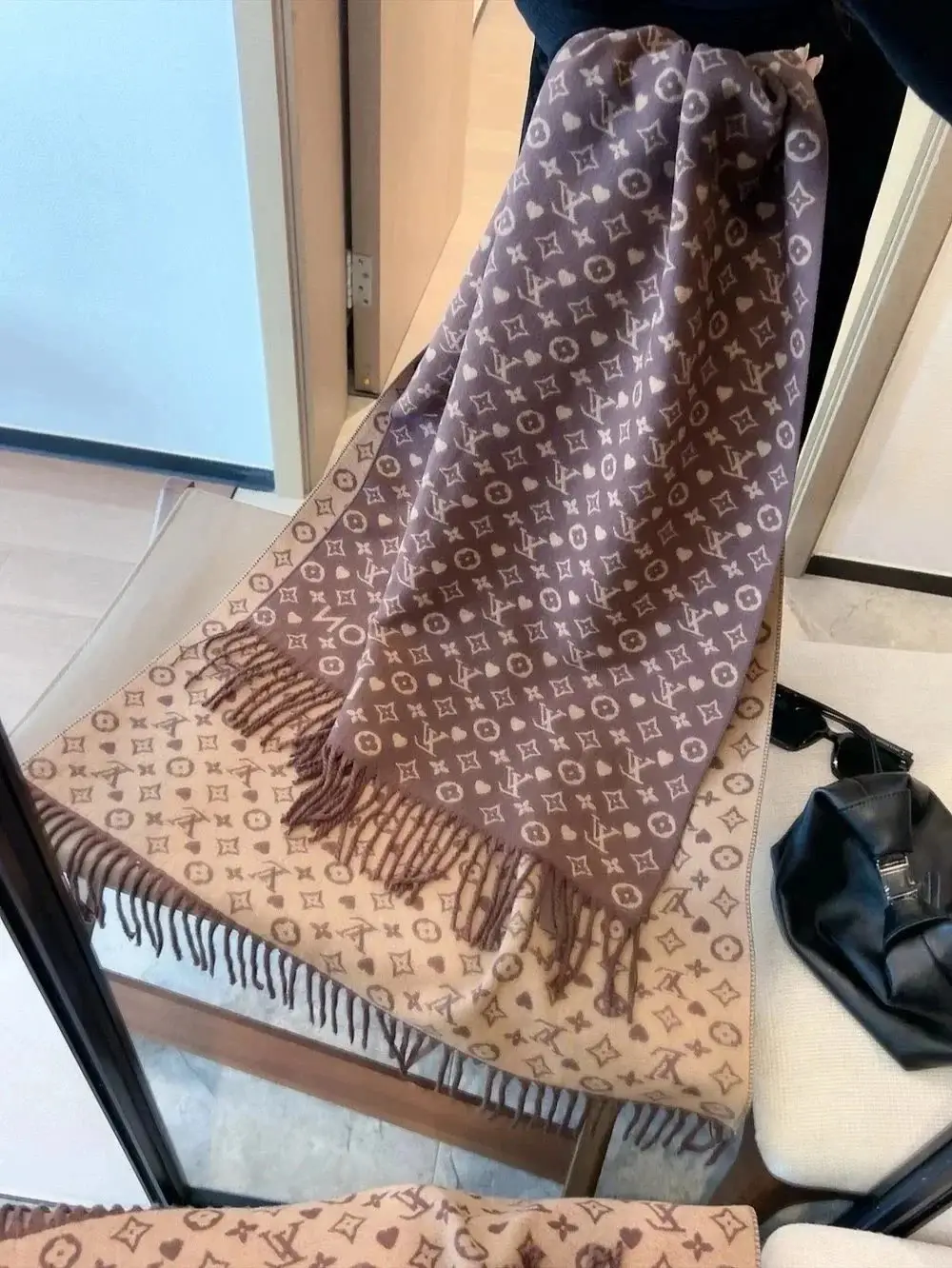 Burberry Check/LV Monogram/Fendi FF/Gucci GG Supreme Scarf [21 styles] — foto 2 de 6