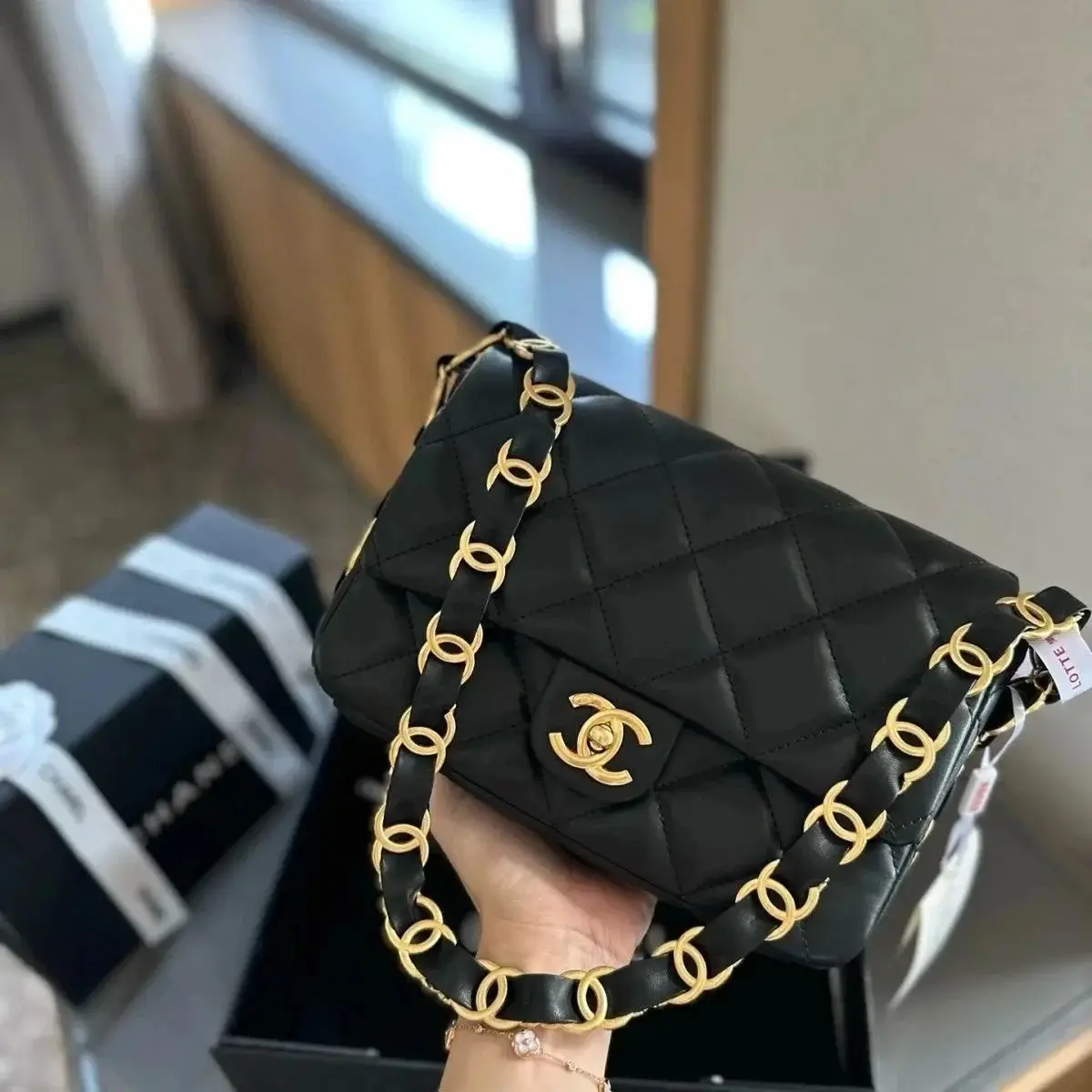 Chanel Classic Flap Bag — foto 5 de 6