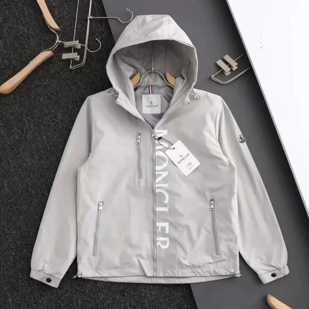 Moncler Hooded Down Jacket — foto 4 de 6