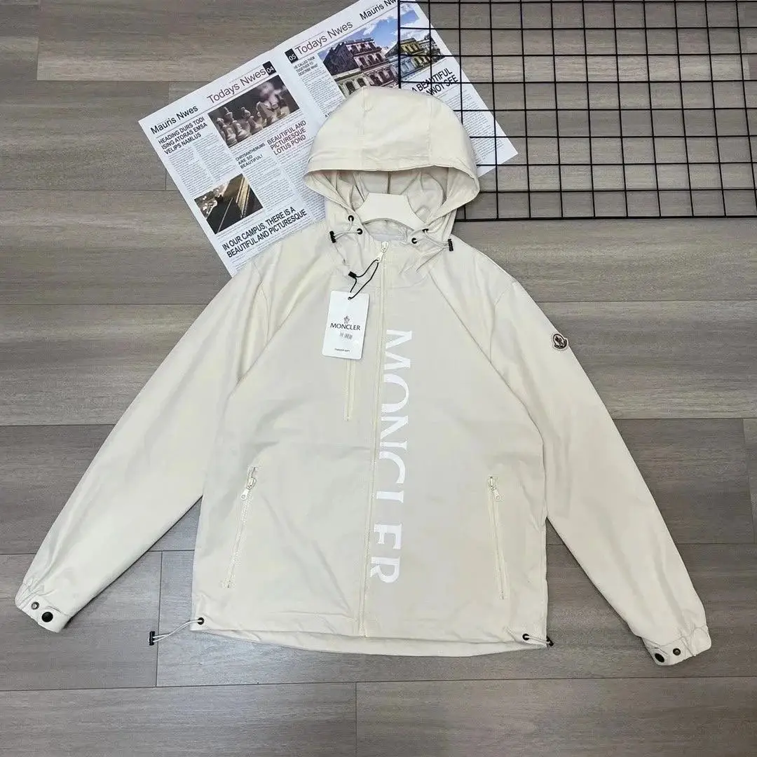 Moncler Hooded Down Jacket — foto 5 de 6