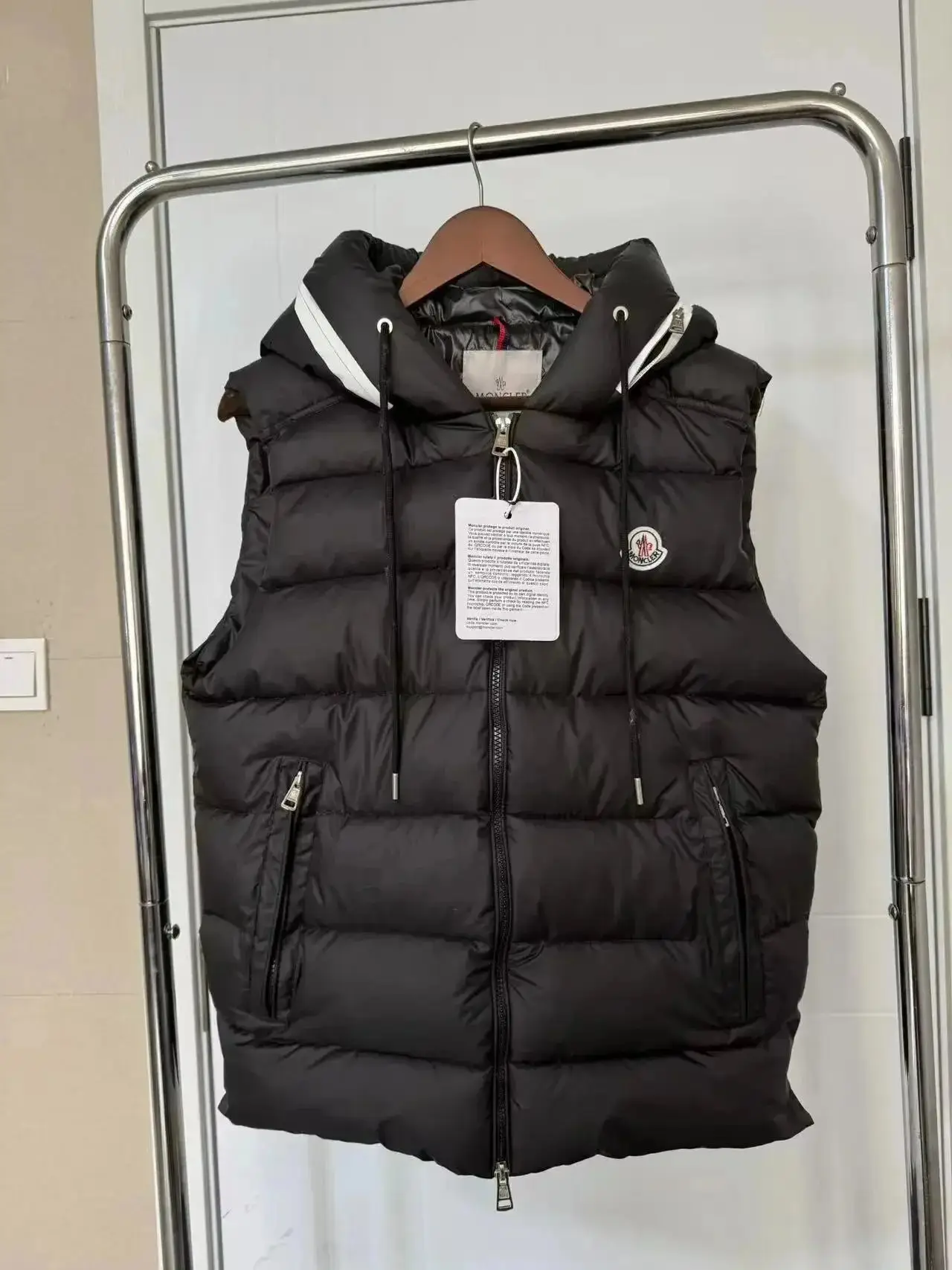 Moncler Maya Down Vest [10 styles] — foto 6 de 6