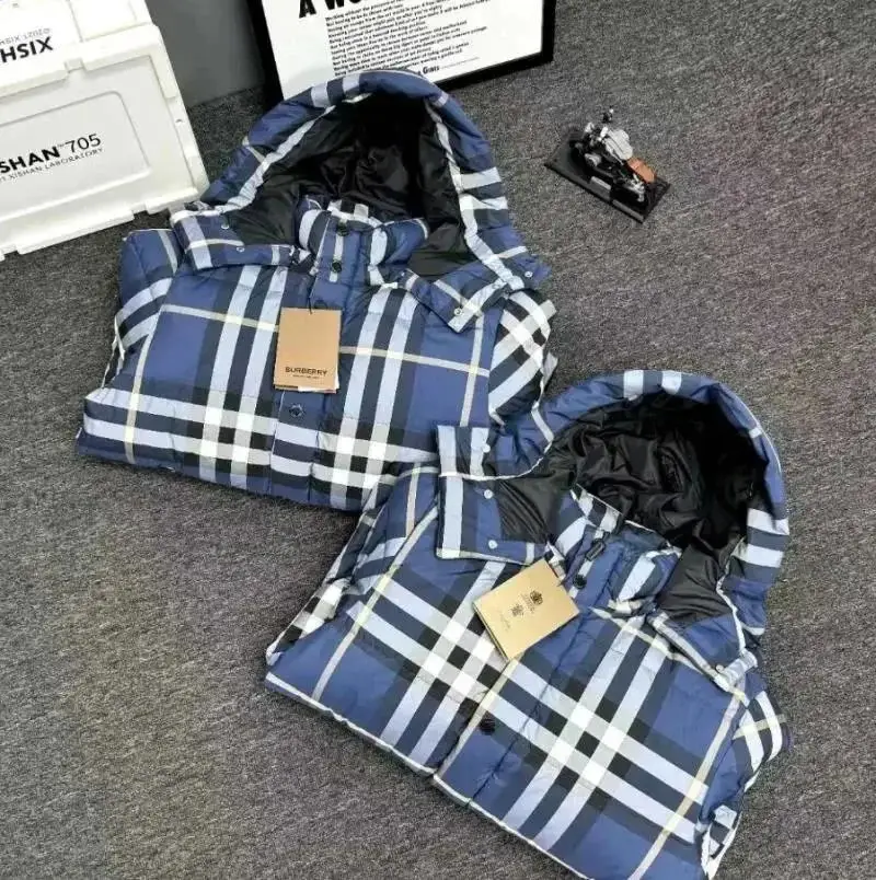Burberry Check Print Down Jacket [4 styles] — foto 2 de 6