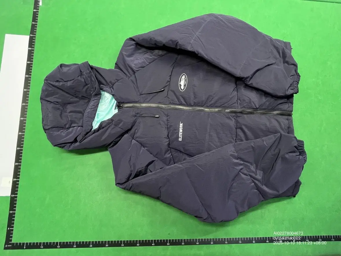 Corteiz Hooded Puffer Jacket [5 styles] — foto 3 de 6