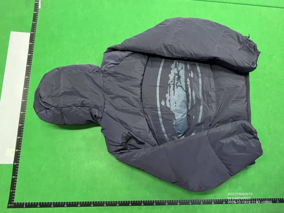 Corteiz Hooded Puffer Jacket [5 styles] — foto 4 de 6
