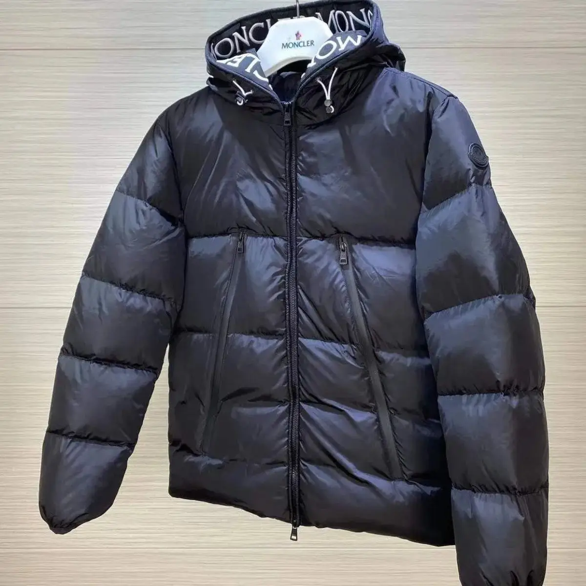 Moncler hooded down jacket — foto 6 de 6
