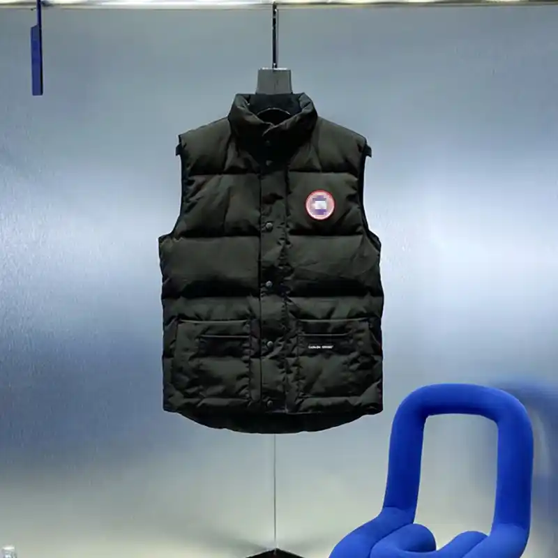 Canada goose sleeveless down jacket — foto 5 de 6