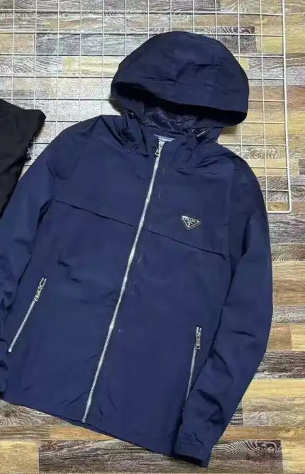 Prada Linea Rossa Hooded Jacket — foto 4 de 6