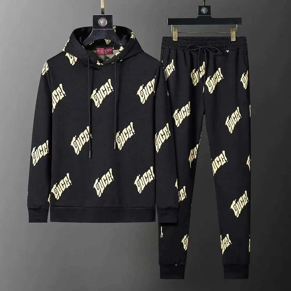 Gucci GG Supreme Hoodie & Jogger Set #Gucci Sou #Suit Sou — foto 3 de 6