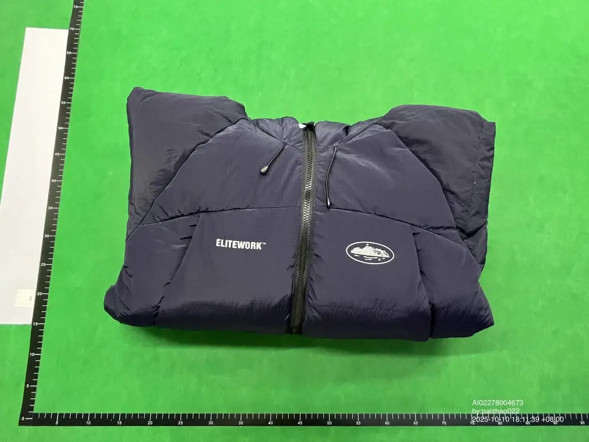 Corteiz Hooded Puffer Jacket — foto 5 de 6
