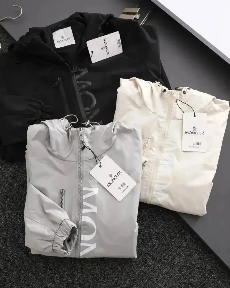 Moncler Jackets — foto 5 de 6
