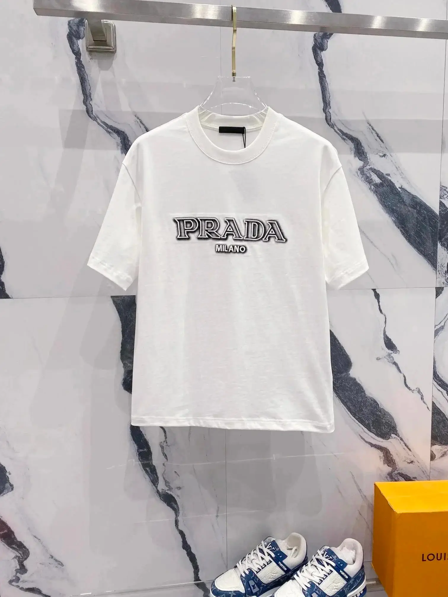 Prada T-shirt — foto 4 de 6