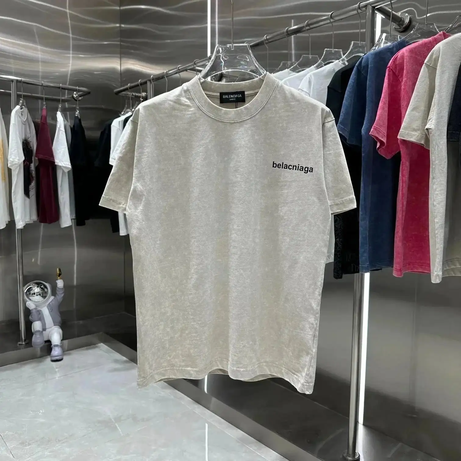 BALENCIAGA T-shirts — foto 6 de 6