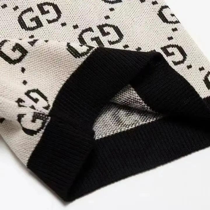 Gucci Men's Black T-Shirt with Logo Print - Luxury Fashion Apparel — foto 4 de 6