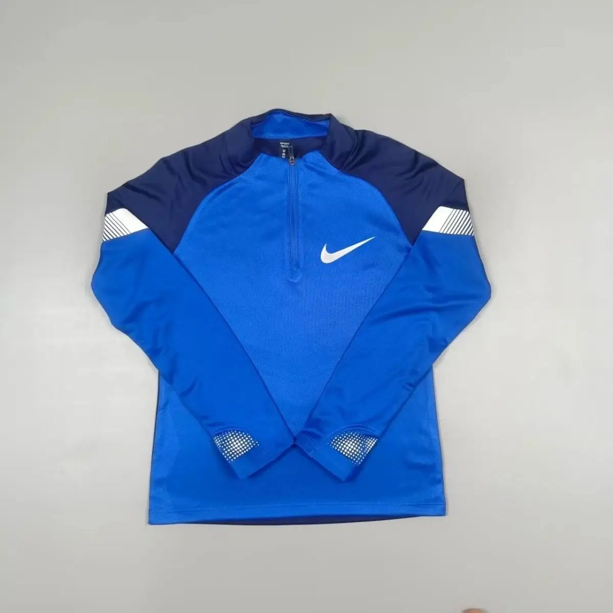 Nike B22 Half-Zip Sweatshirt [Multiple Colors Available] — foto 2 de 6