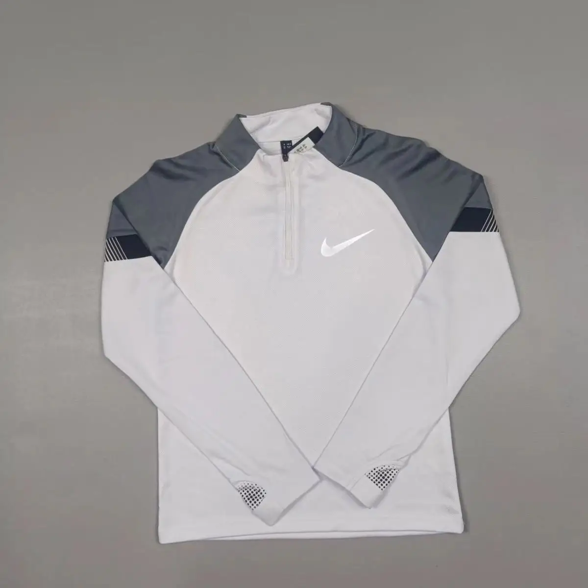 Nike B22 Half-Zip Sweatshirt [Multiple Colors Available] — foto 4 de 6