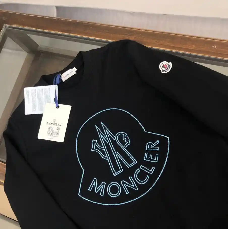 Moncler Logo Crewneck Sweatshirt [2 styles] — foto 5 de 6
