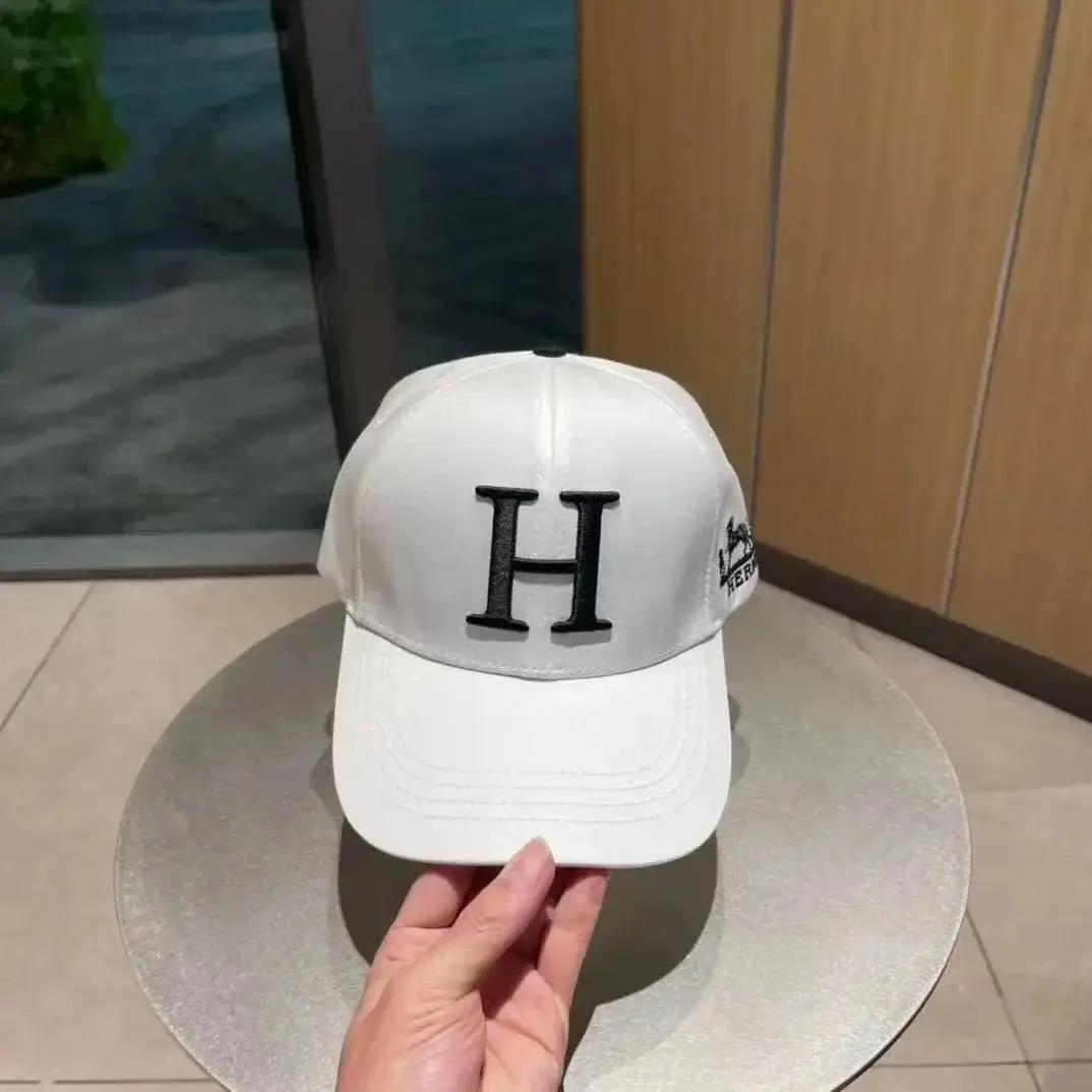Celine H Logo Cap [10 styles] — foto 3 de 6