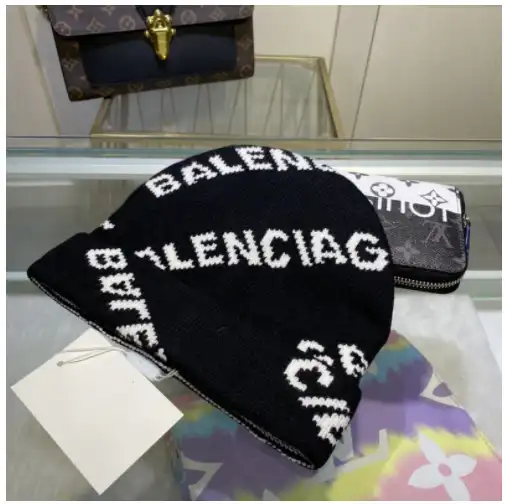 Balenciaga Logo Knit Beanie — foto 2 de 6