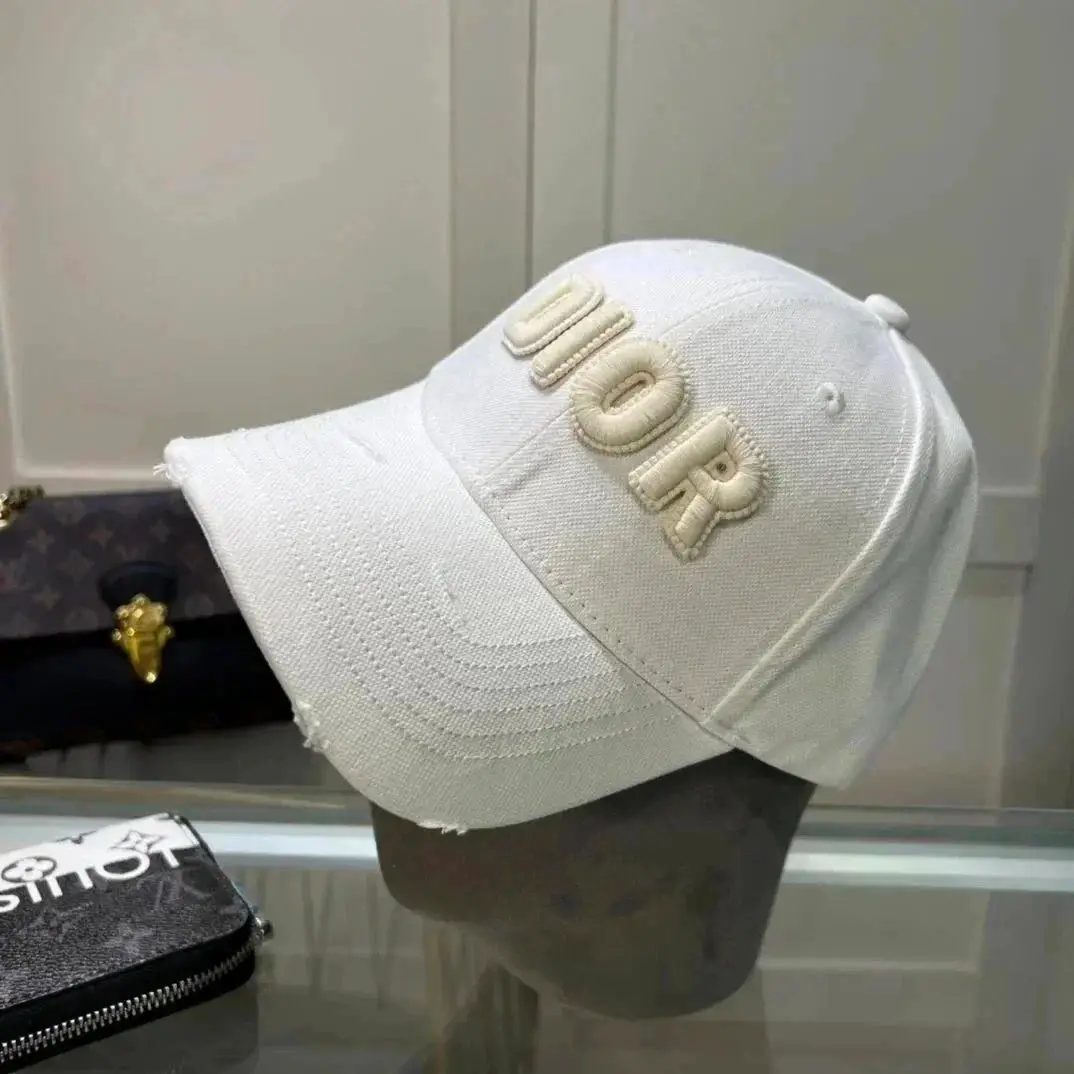 Dior hat — foto 5 de 6