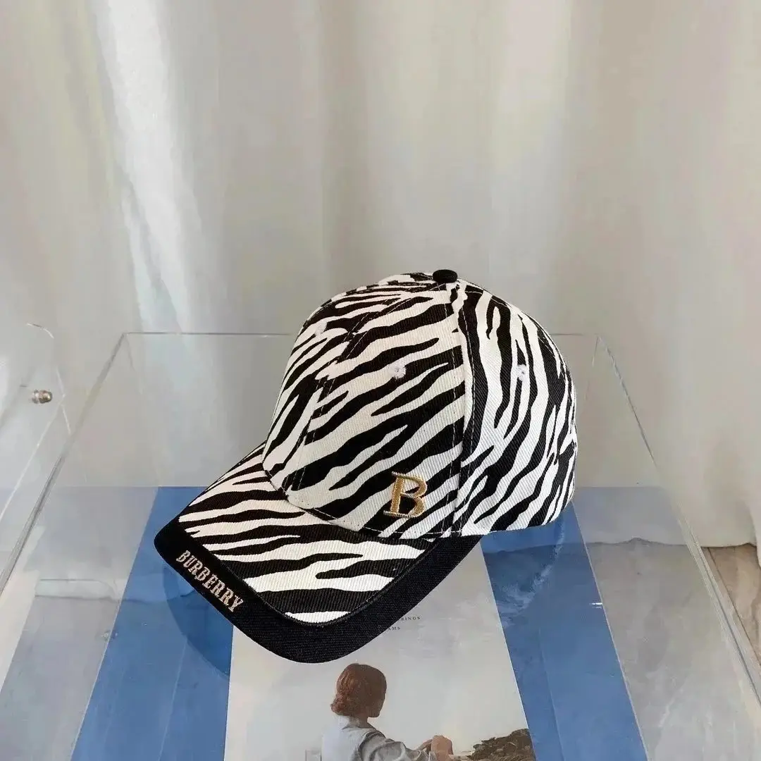 Burberry Check Logo Baseball Cap — foto 4 de 6