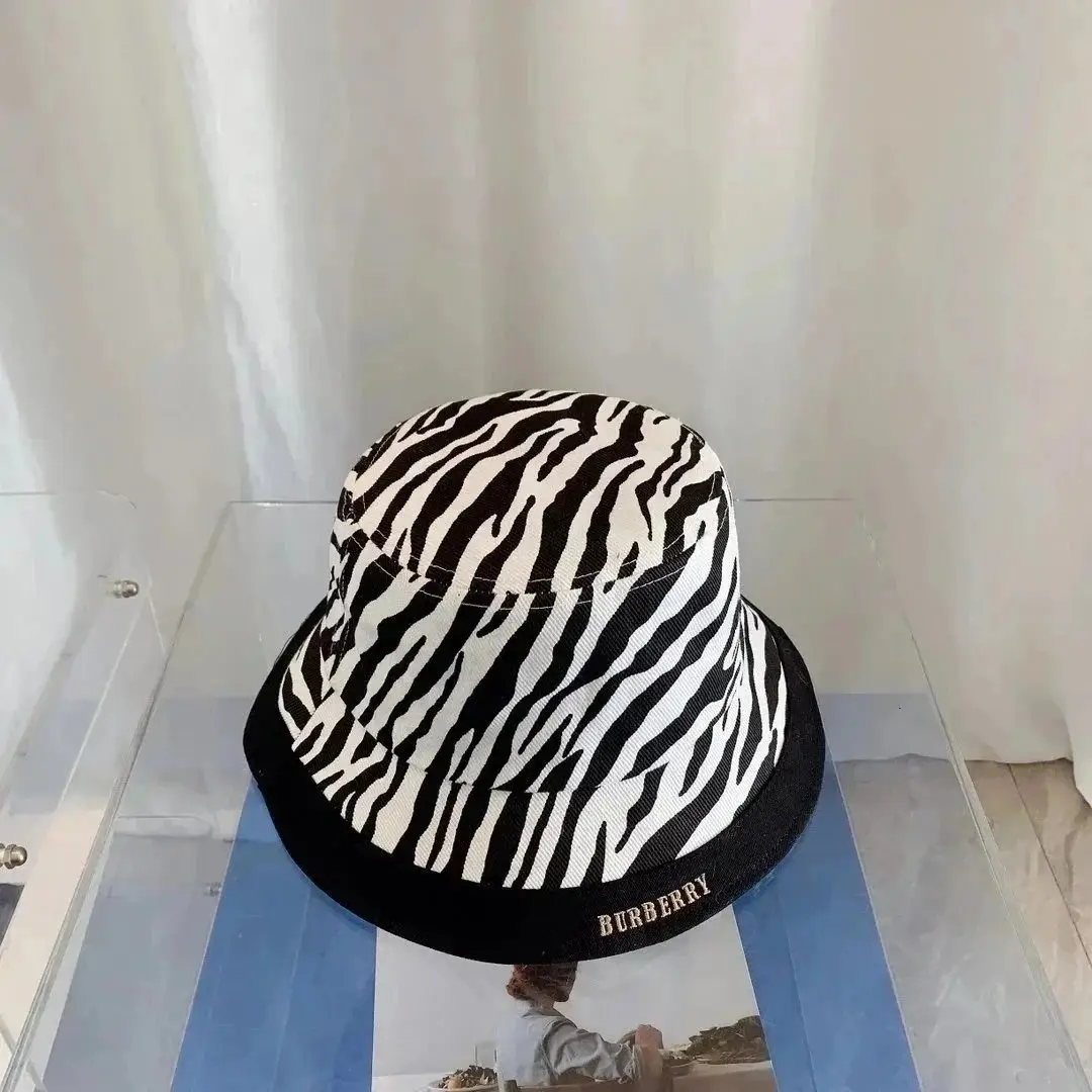 Burberry Check Logo Baseball Cap — foto 5 de 6