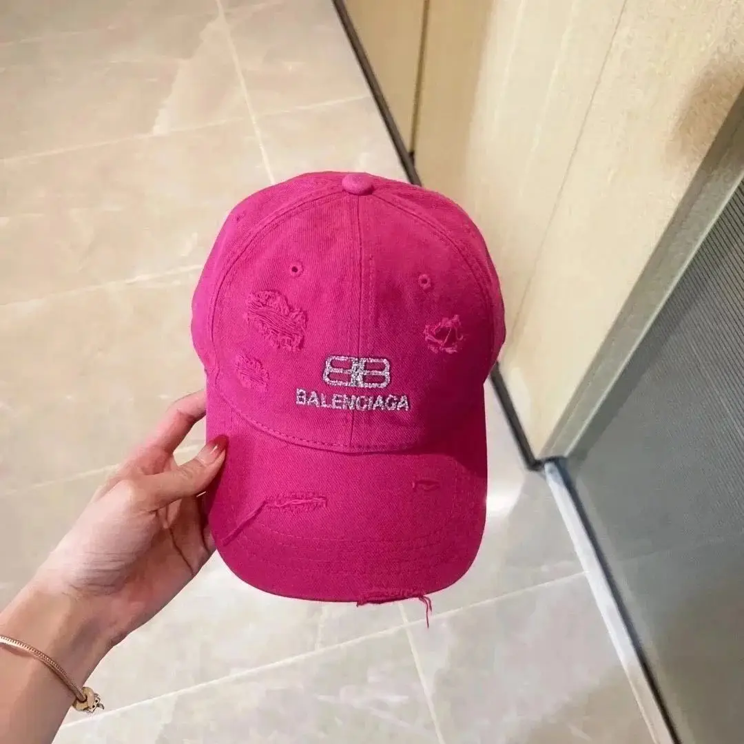 Balenciaga Hat — foto 5 de 6