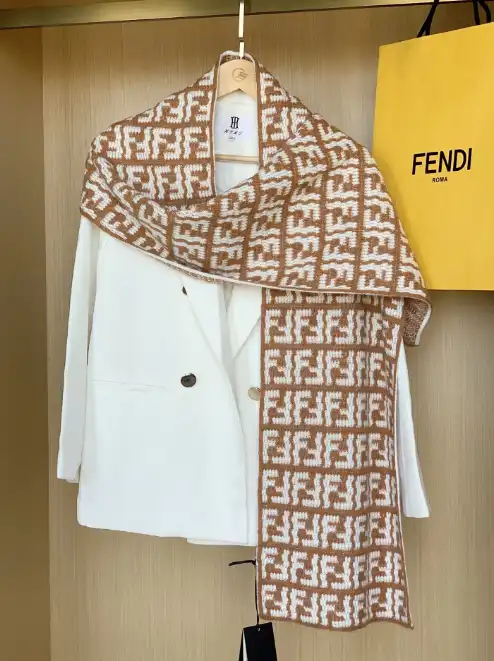 Fendi scarf (5 styles) — foto 6 de 6